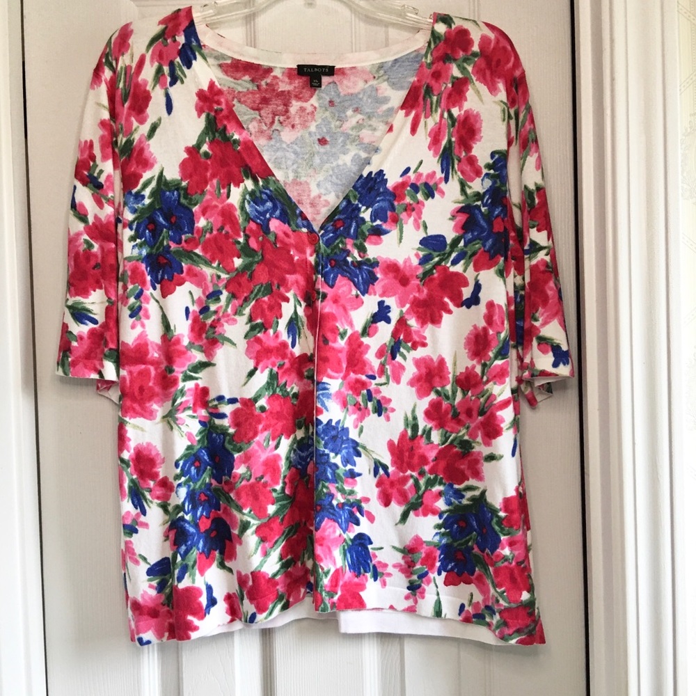 Gorgeous Talbots floral burst cardigan!!🌸
